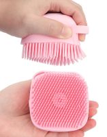 Силиконовая массажная щетка Silicone Massage Bath Brush с дозатором, Универсальная мочалка для массажа и купания с резервуаром для мыла