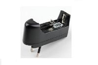 Зарядний пристрій для акумуляторів 18650 3.7 V BLC-001
