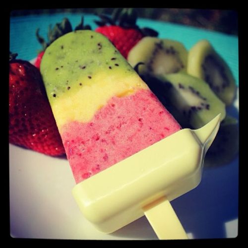 Кухонний комбайн морожениця Yonanas для переробки фруктів і ягід Yonanas Frozen Treat Maker