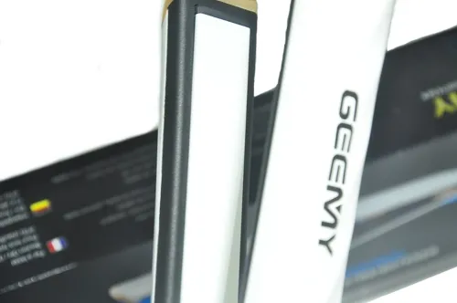 Утюжок выпрямитель для волос Geemy GM-490, Профессиональная керамическая плойка выравниватель Gemei для укладки с дисплеем и регулировкой температуры