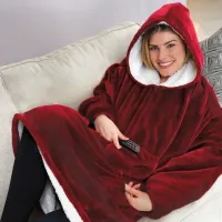 Толстовка-плед с капюшоном Huggle Hoodie Ultra Plush Blanket бордовая 2в1 унисекс оверсайз худи плюшевый плед с рукавами на флисе 74Х110 см Красная