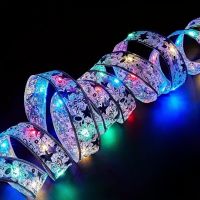 Светодиодная гирлянда в виде ленты LaceShine RGB 5 метров с рисунком снежинок на батарейках, Новогодняя лента 5м 50 LED диодов Разноцветная