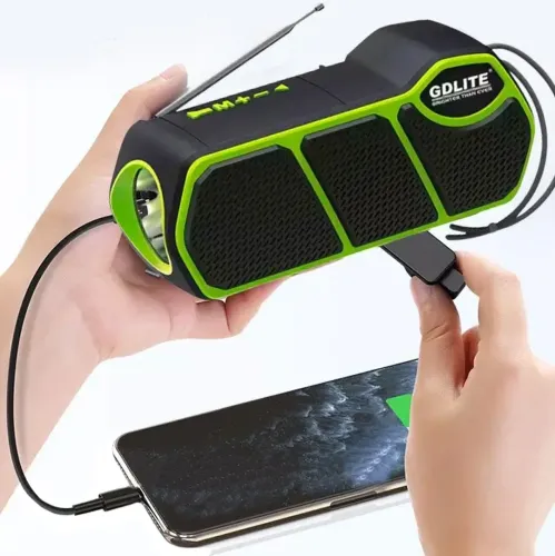Беспроводная Bluetooth колонка фонарь Solar GDLite GD-11 1500 mAh с солнечной панелью, Аккумуляторный радиоприемник с фонариком FM Power Bank Зеленый