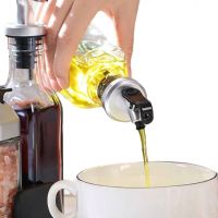 Набір кухонних ємностей Seasoning Bottle T221 - 3 для спецій, олії та оцту 4 ємності на підставці, Спецовница органайзер для зберігання приправ Чорний