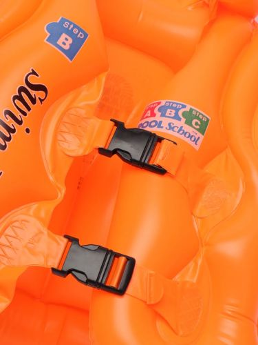 Дитячий надувний жилет Swim Vest BT-IG - 0005 рятувальний для плавання з підголовником від 3 до 14 років, надувна захисна жилетка S, M, L для дітей