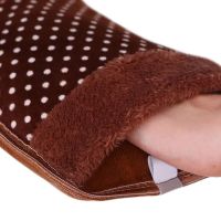 Електрична водяна грілка Hot Water Bag HD-03 для зігрівання рук 500W Плюшева м'яка муфта електрогрілка з підігрівом 34х24 см від мережі коричнева