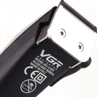 Комплект из двух аккумуляторных машинок VGR V-023 2 в 1 для стрижки волос и бороды, проводная машинка триммер с набором съемных насадок в сумке V023